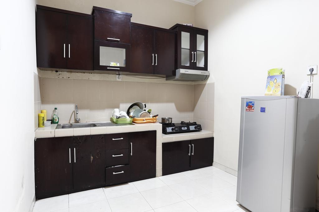 Hotel Reddoorz @ Jalan Damai Ngaglik Esterno foto